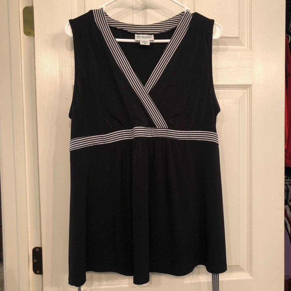 Size XL black and white maternity shirt